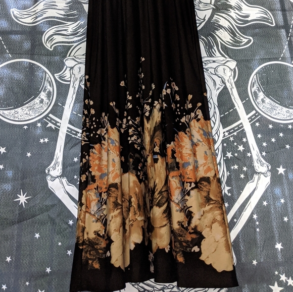 [Women's-Large-Black&floral-Poolside maxi] - Picture 3 of 10
